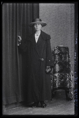 Magda Särmann.  similar photo