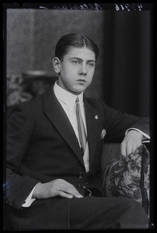 Alfred Allessaar.