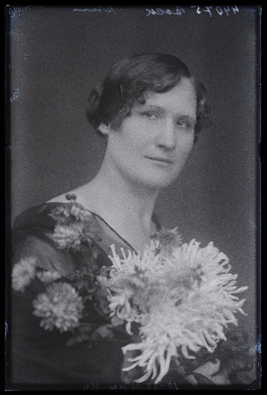 Marie Bock.