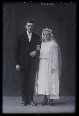 Noorpaar, Eduard Vares abikaasaga Võhmast.  duplicate photo