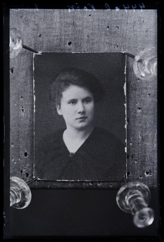Naise foto, (13.02.1925 fotokoopia, tellija Koik).