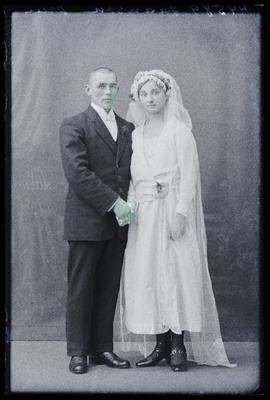Noorpaar, Hermann Jaanson abikaasaga.  duplicate photo