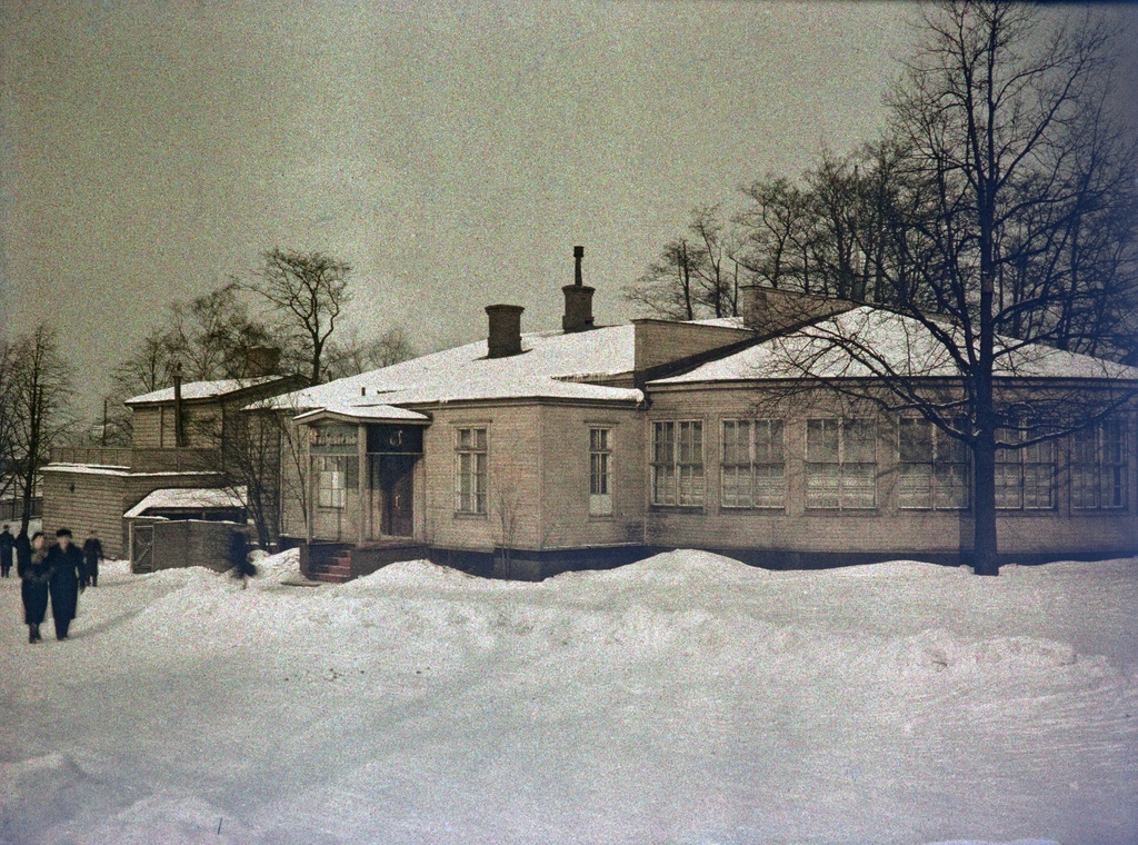 Kaisaniemen ravintola talvella.