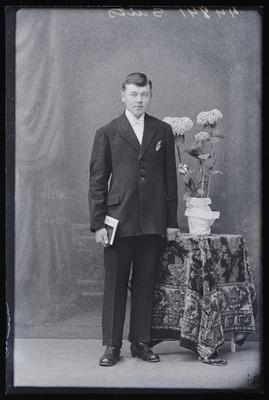 Leerilaps Suits.  duplicate photo