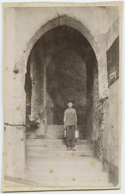 Lühikese jala värav altlinna poolt