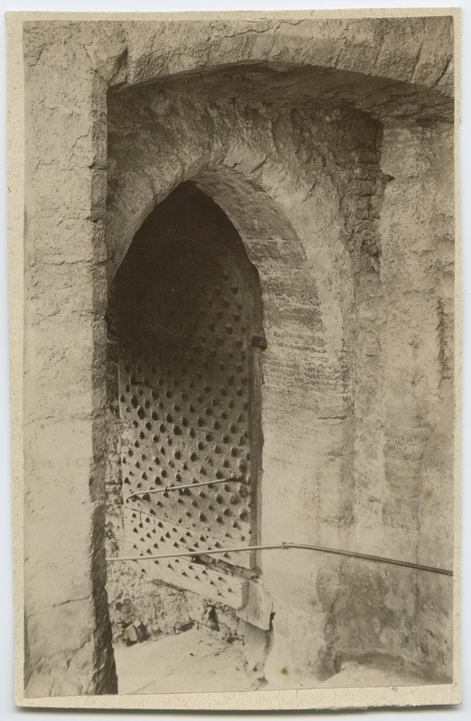 Lühikese jala värav Toompea poolt