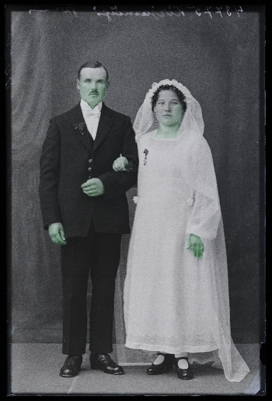 Noorpaar, Henrik Kirjamägi abikaasaga.