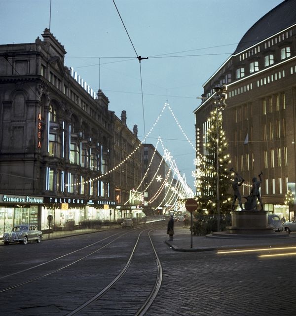 Aleksanterinkadun joulukatu.; Aleksanterinkadun alkupää, Stockmann.