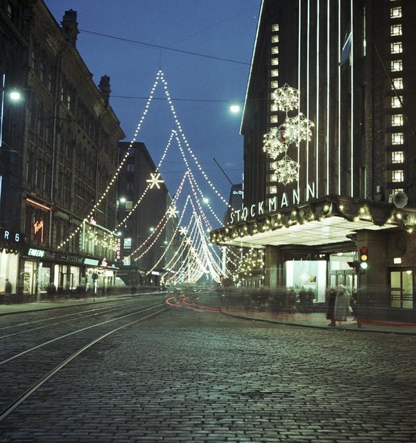 Aleksanterinkadun joulukatu.; Aleksanterinkadun alkupää, Stockmann.