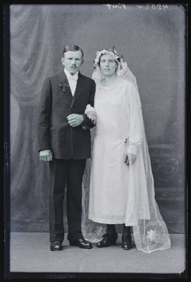 Noorpaar, Jaan Vint abikaasaga.  duplicate photo