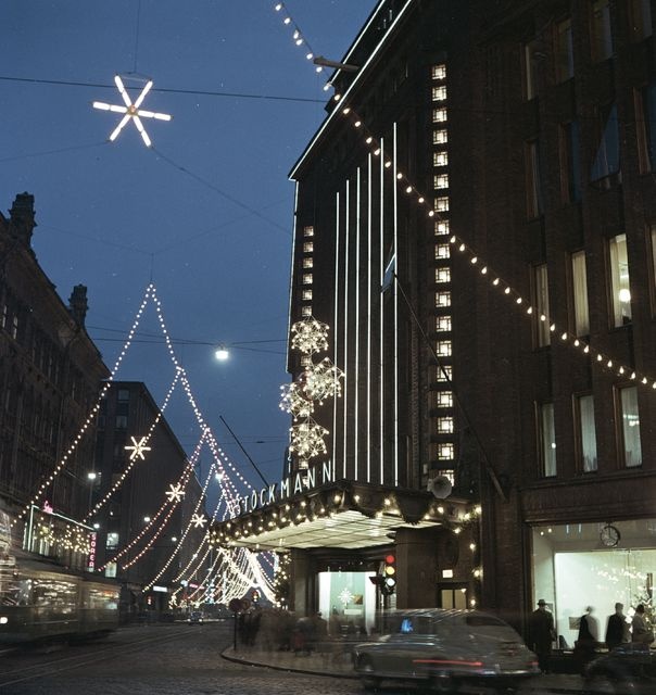 Aleksanterinkadun joulukatu.; Aleksanterinkadun alkupää, Stockmann.