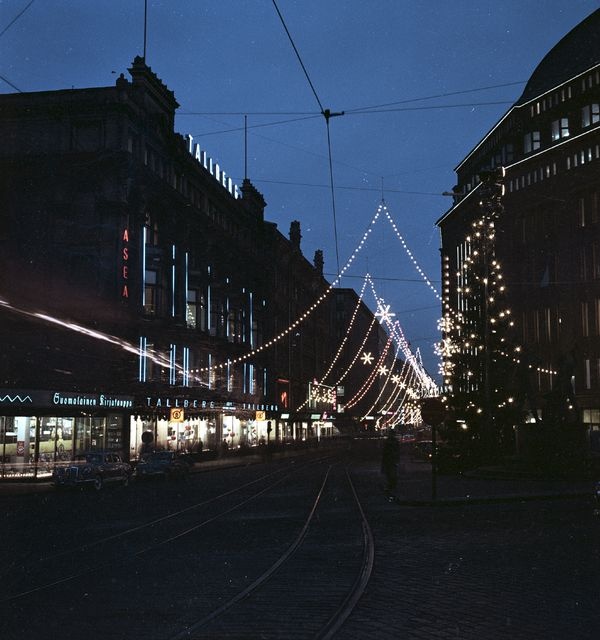 Aleksanterinkadun joulukatu.; Aleksanterinkadun alkupää, Stockmann.