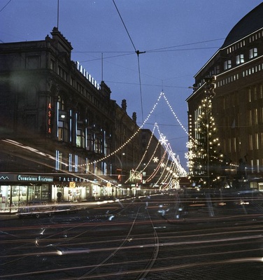 Aleksanterinkadun joulukatu.; Aleksanterinkadun alkupää, Stockmann.  similar photo