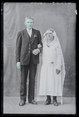 Noorpaar, Jaan Kõrts abikaasaga.  duplicate photo