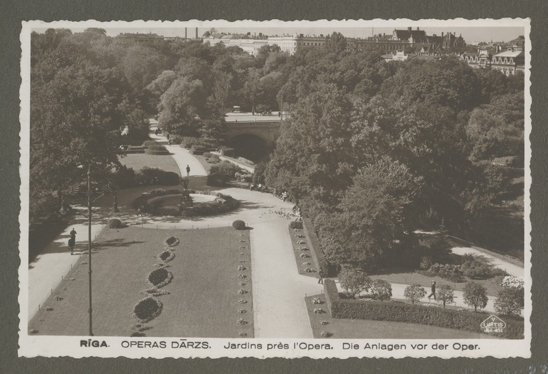 Haljasala ja park ooperimaja ümber