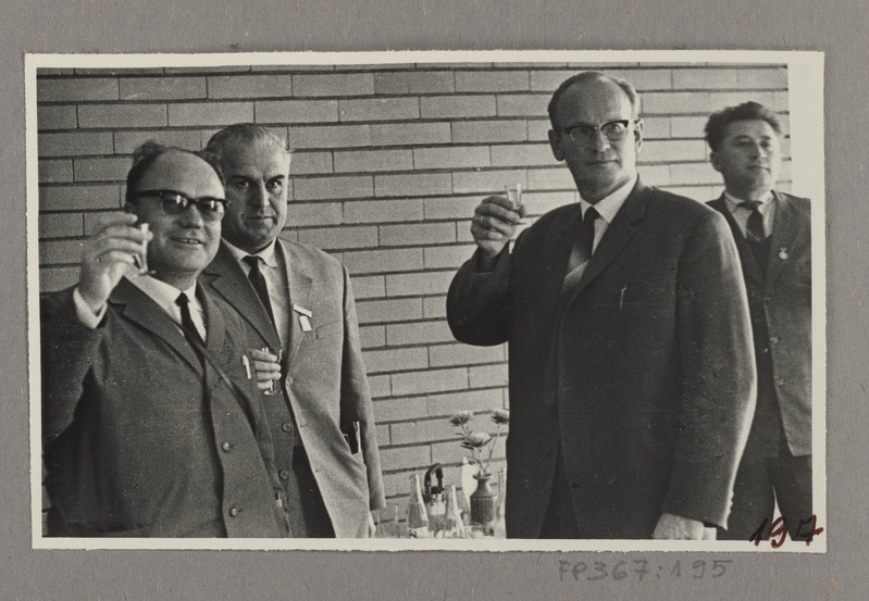 Teadur Mikk Taska kongressist osavõtjate seas