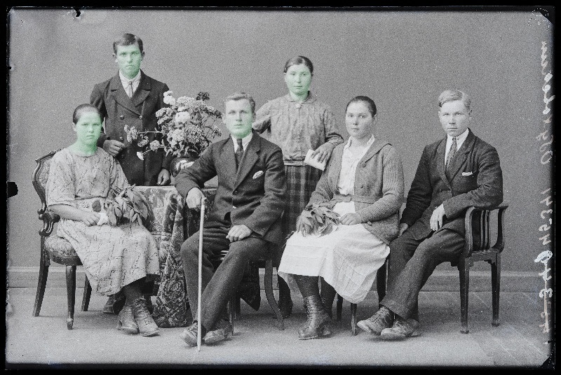 Grupp inimesi, (foto tellija Obuhovski).