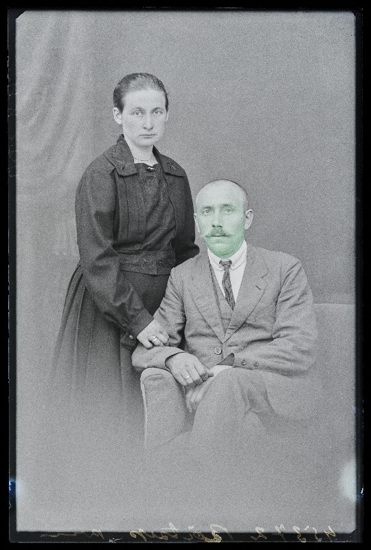 Karl Rätsep naisega.
