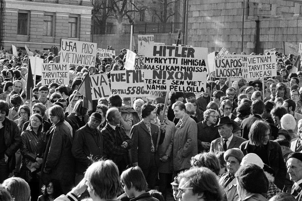 Demonstration against the Vietnam War at the Senate.