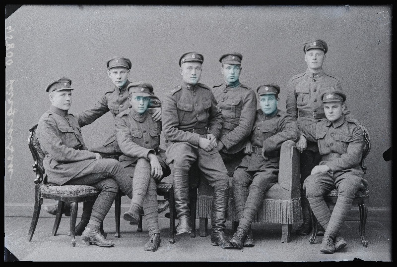 Grupp sõjaväelasi, (foto tellija Jürgenson).