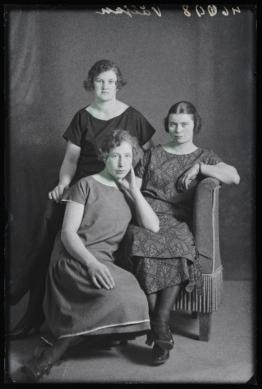 Grupp naisi, (foto tellija Väljan).