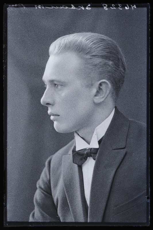 Ekbaum.