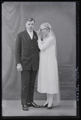 Noorpaar Liiv.  duplicate photo