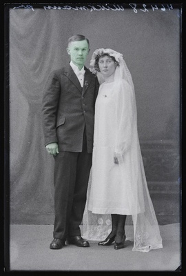 Noorpaar Mikkmann.  duplicate photo