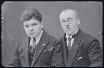 Kaks meest, (foto tellija Rinaldi).  similar photo