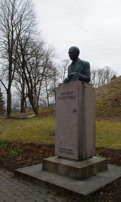 Fr. R. Kreutzwaldi mälestussammas Rakveres rephoto