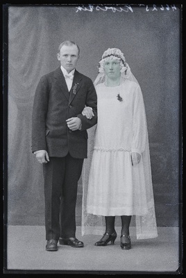 Noorpaar Kivistik.  duplicate photo
