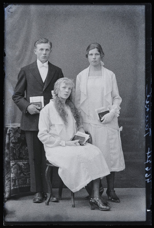 Grupp leerilapsi, istub Roosi, (foto telliija Taakel).