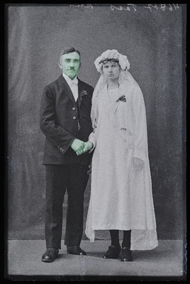 Noorpaar, Paul Toss abikaasaga.  duplicate photo