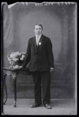 Ustjev.  duplicate photo