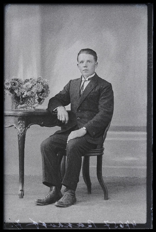 Jüri Bakhoff.