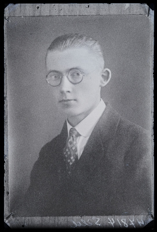 Mehe foto , (04.11.1926 fotokoopia, tellija Sild).