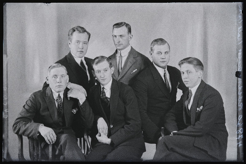 Grupp mehi, (foto tellija Rossmann).