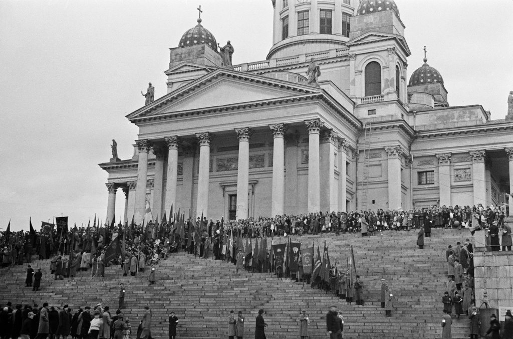 Left-wing joint fog party at the Senate