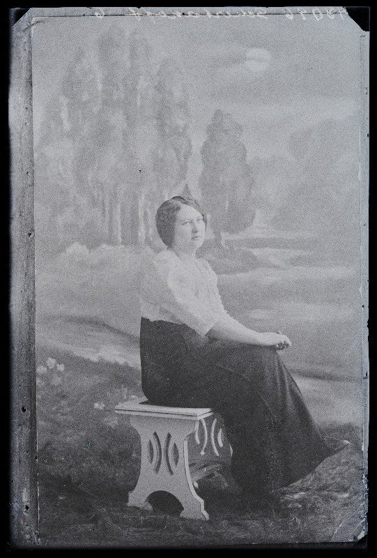 Naise foto, (21.01.1927 fotokoopia, tellija Štšerbakov).