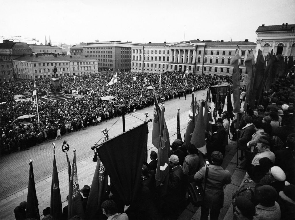 SKDL foam party at the Senate in 1972.