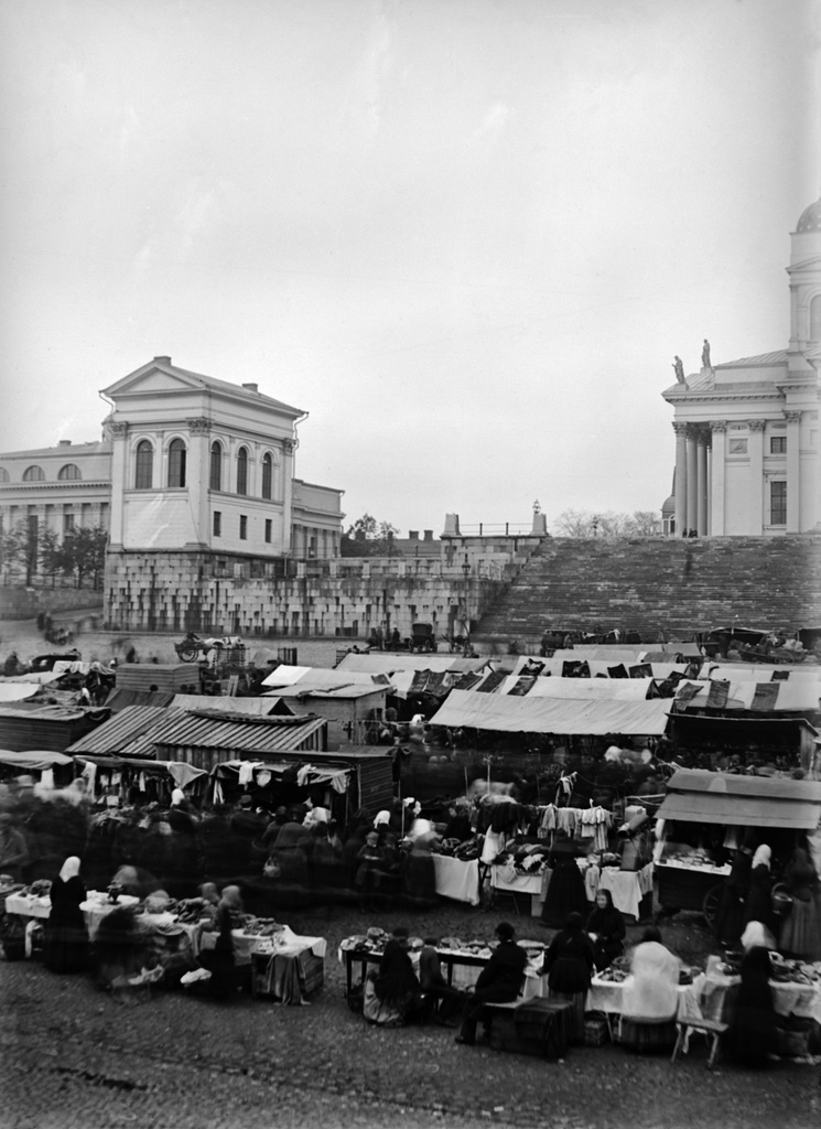Market at the Senate.