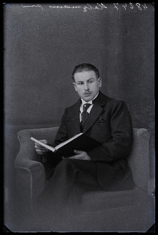 August Holzmann, (Oisu postiagentuur).