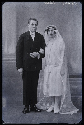Noorpaar Värv.  duplicate photo