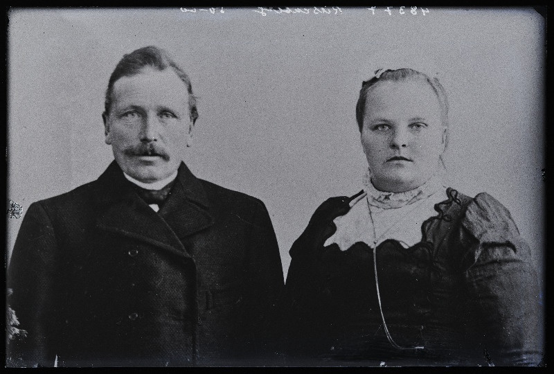 Mees naisega, (22.03.1927 fotokoopia, tellija Riesenberg).
