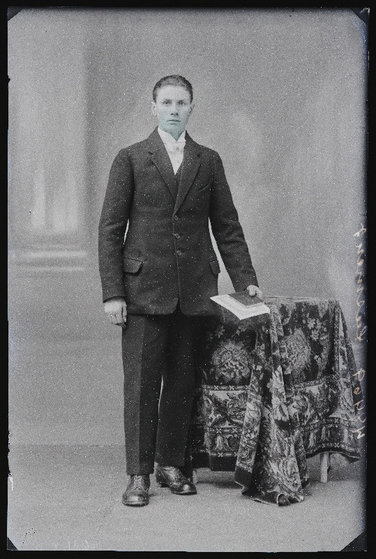 Leerilaps Eduard Leemet.