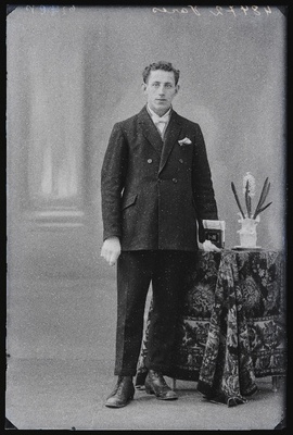 Leerilaps Vares.  duplicate photo