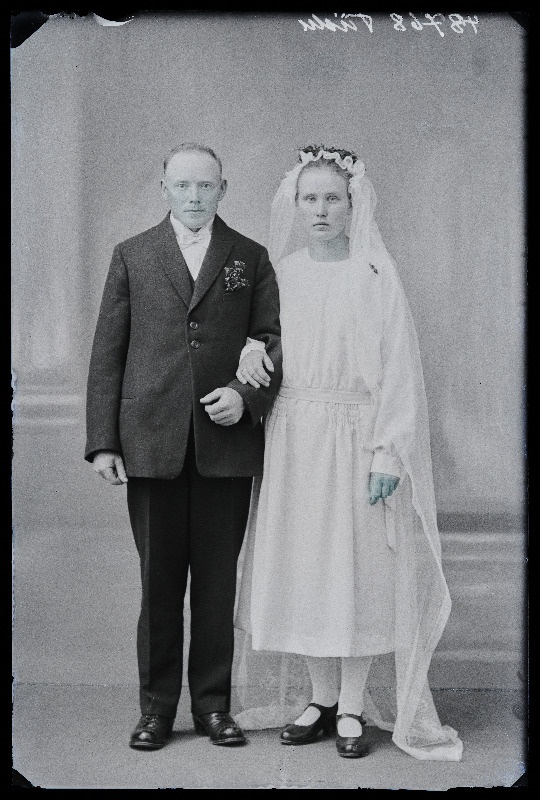 Noorpaar, Hans Tiido [Tiidu] abikaasaga.