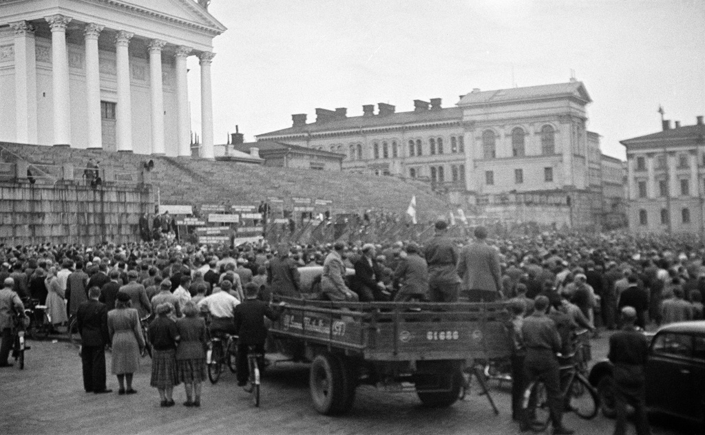 Memorial event for the people who died in the Kemi strike at the Senate.
