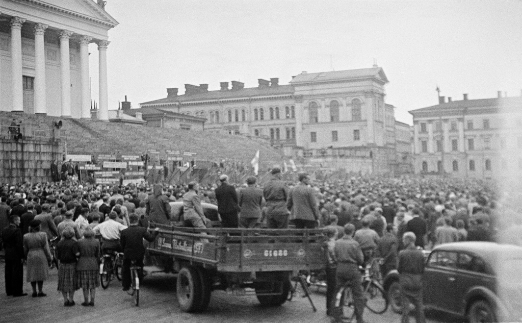 Memorial event for the people who died in the Kemi strike at the Senate.