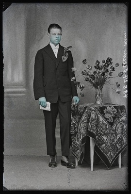 Leerilaps Treier.  duplicate photo